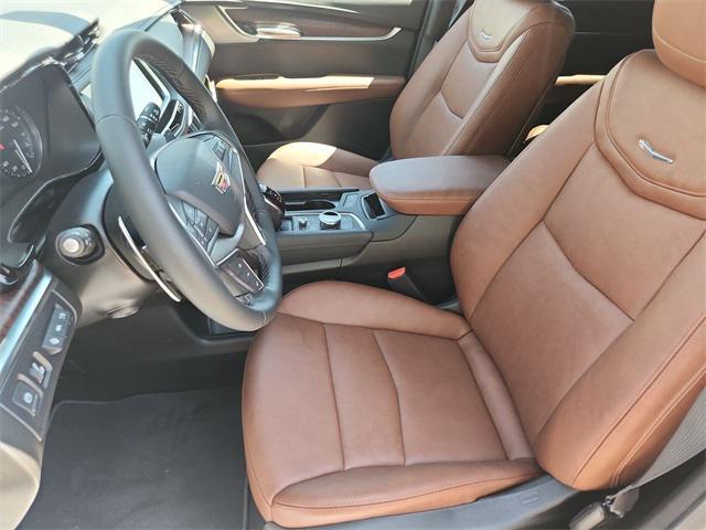 new 2025 Cadillac XT5 car, priced at $65,230