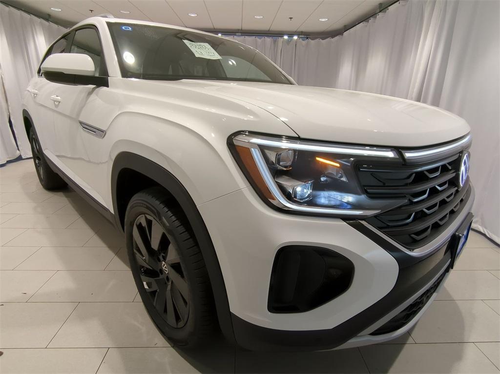 new 2025 Volkswagen Atlas Cross Sport car, priced at $44,103