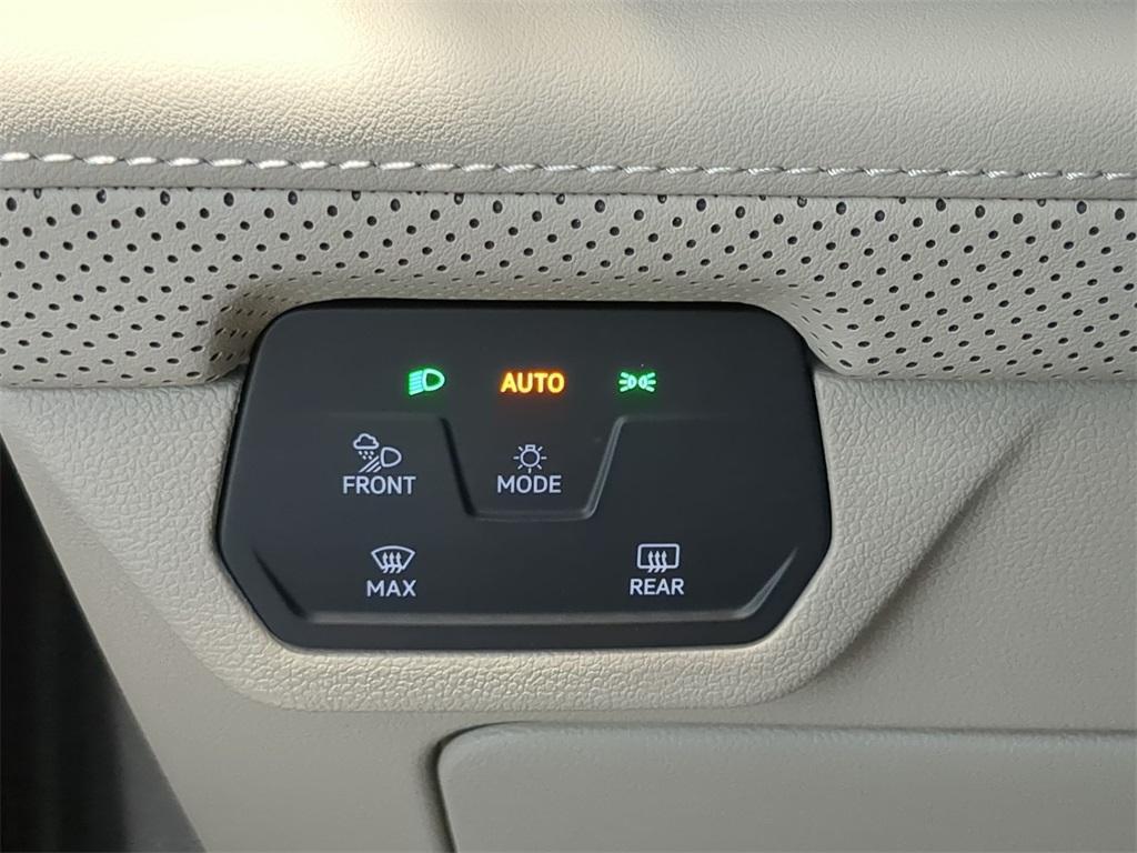 new 2025 Volkswagen Atlas car, priced at $42,404