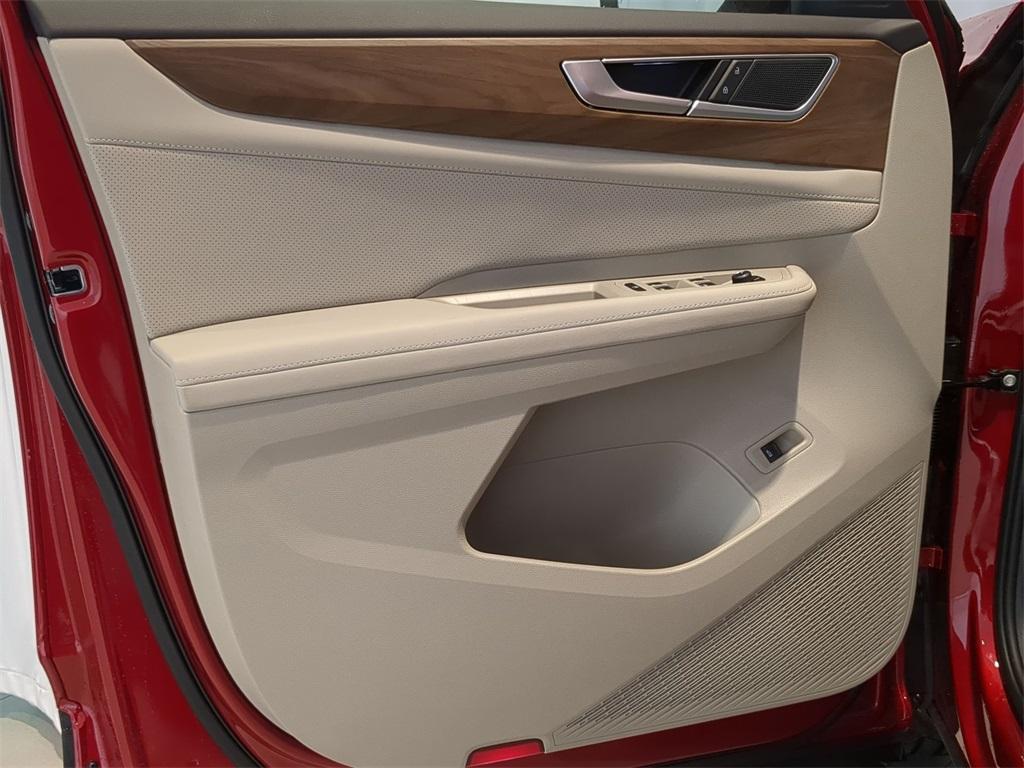 new 2025 Volkswagen Atlas car, priced at $42,404