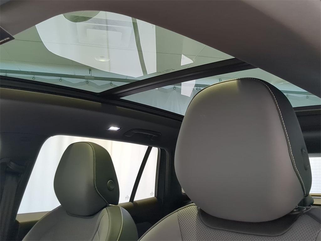 new 2025 Volkswagen Tiguan car, priced at $38,061