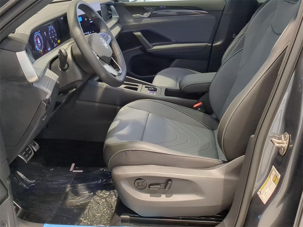new 2025 Volkswagen Tiguan car, priced at $38,061