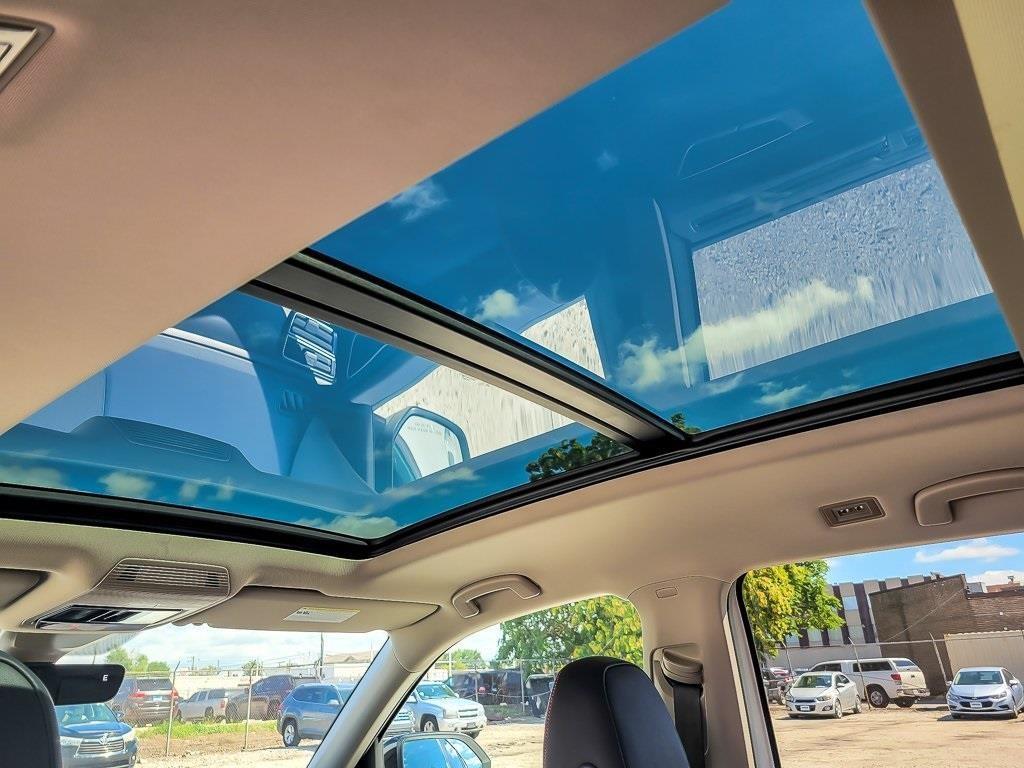 new 2025 Volkswagen Atlas car, priced at $42,077