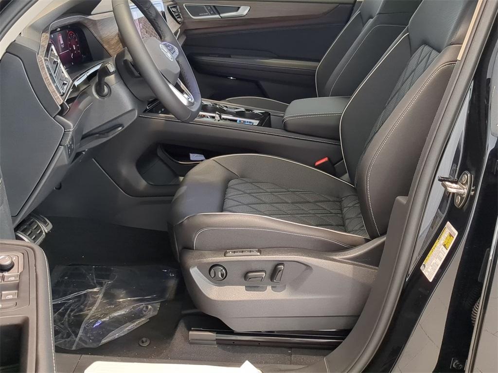 new 2025 Volkswagen Atlas car, priced at $52,009