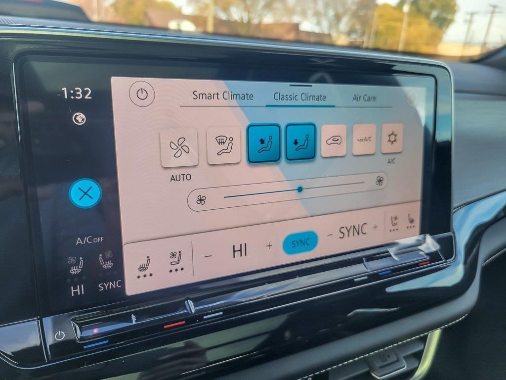 new 2026 Volkswagen Atlas Cross Sport car, priced at $45,906