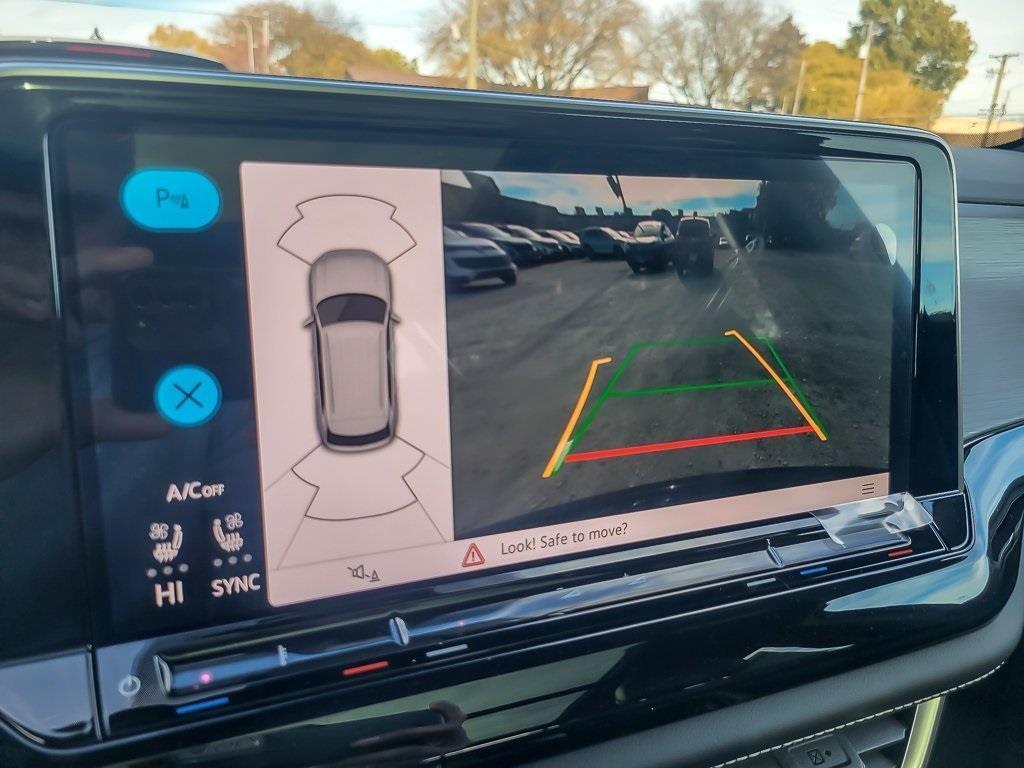 new 2026 Volkswagen Atlas Cross Sport car, priced at $45,906