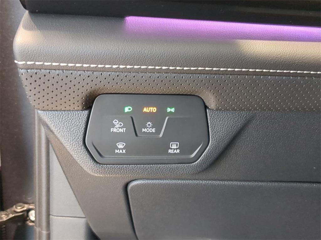 new 2025 Volkswagen Atlas car, priced at $51,342