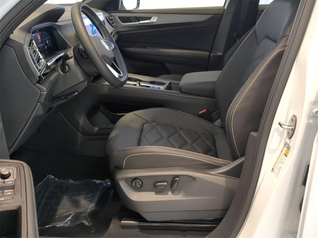 new 2025 Volkswagen Atlas Cross Sport car, priced at $37,020