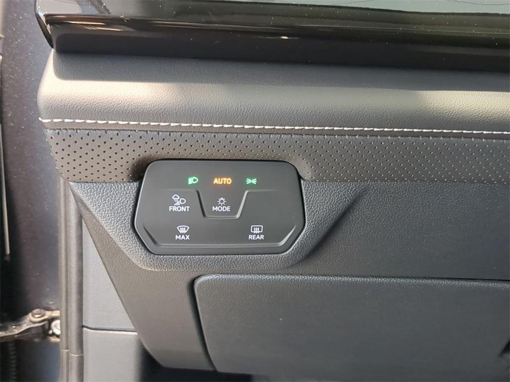 new 2025 Volkswagen Atlas car, priced at $43,043
