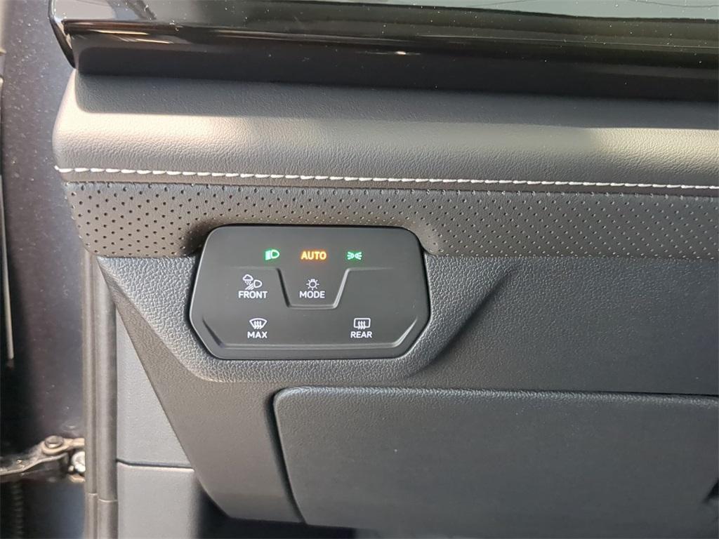 new 2025 Volkswagen Atlas car, priced at $44,043