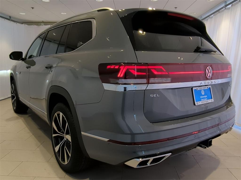 new 2025 Volkswagen Atlas car, priced at $51,675