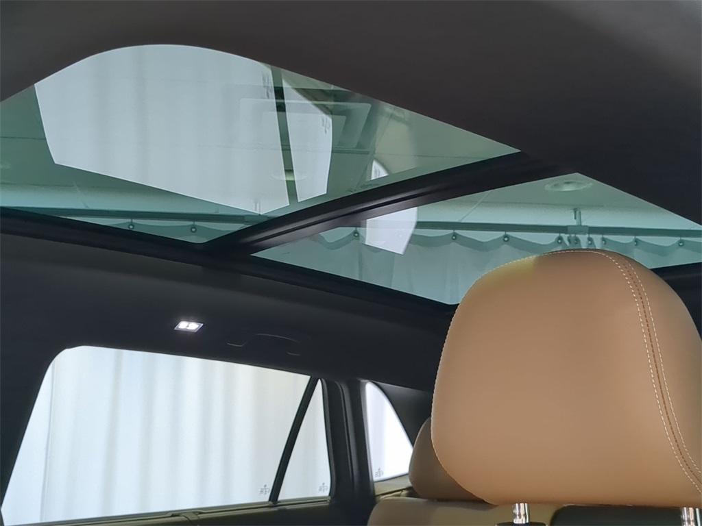 new 2025 Volkswagen Atlas Cross Sport car, priced at $47,917