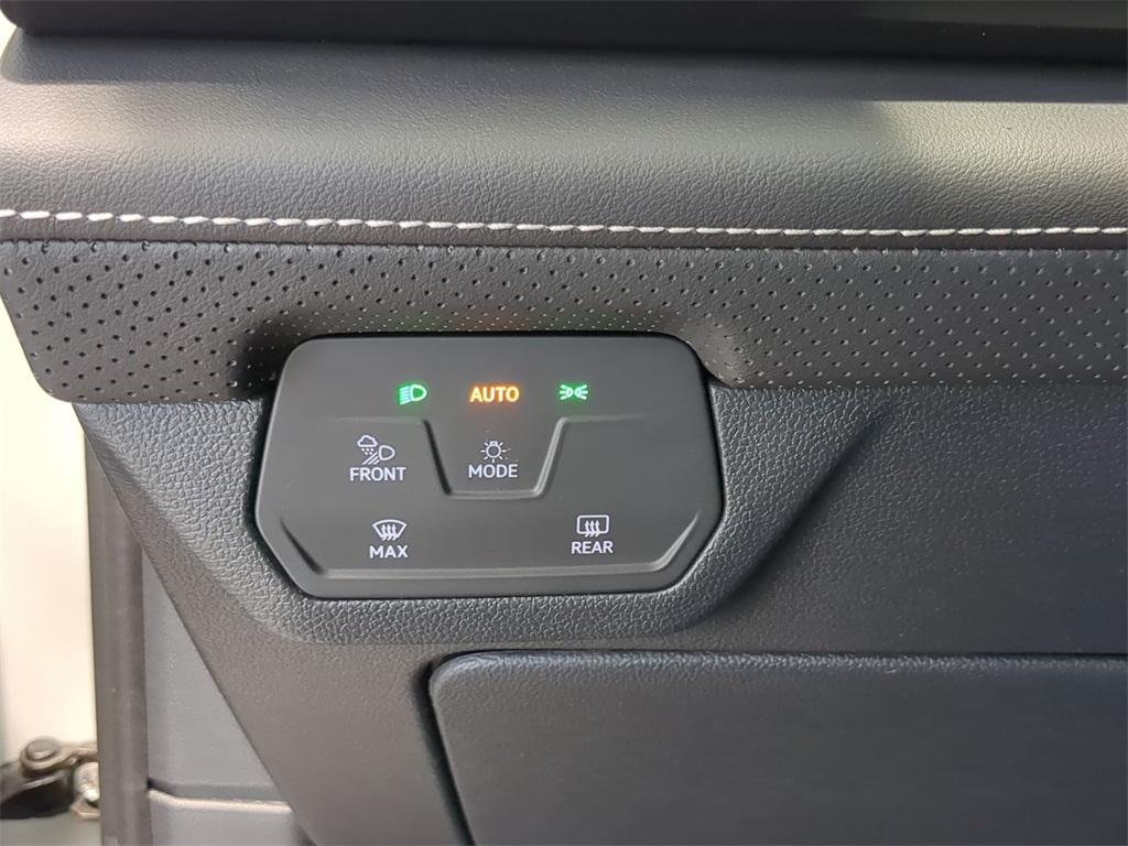 new 2025 Volkswagen Atlas car, priced at $38,867