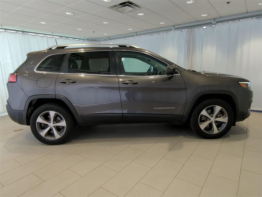 used 2020 Jeep Cherokee car, priced at $21,393