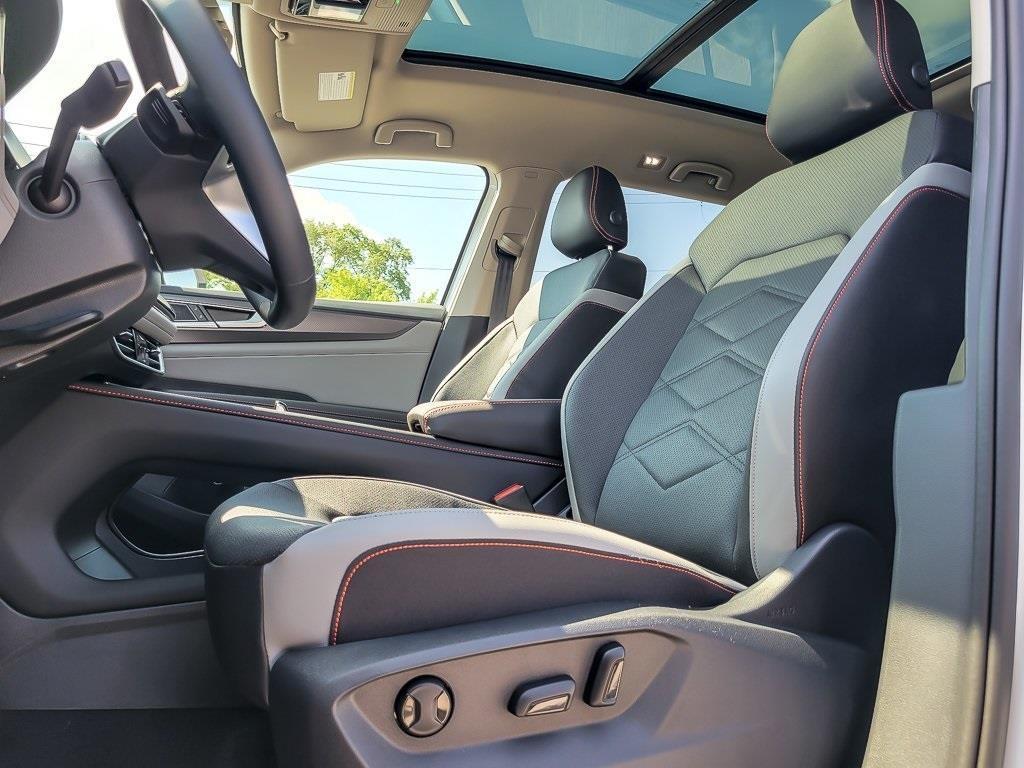 new 2026 Volkswagen Atlas car, priced at $48,362