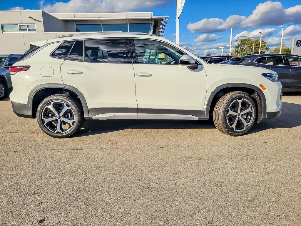 new 2025 Volkswagen Tiguan car, priced at $33,695