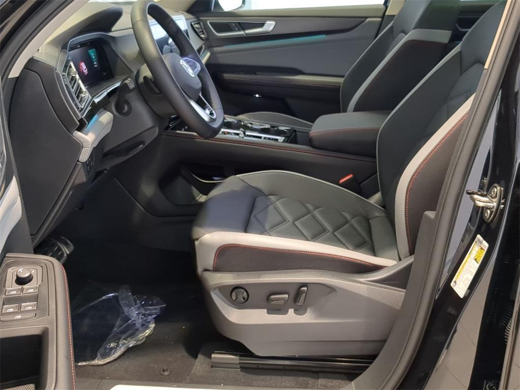 new 2025 Volkswagen Atlas car, priced at $45,106