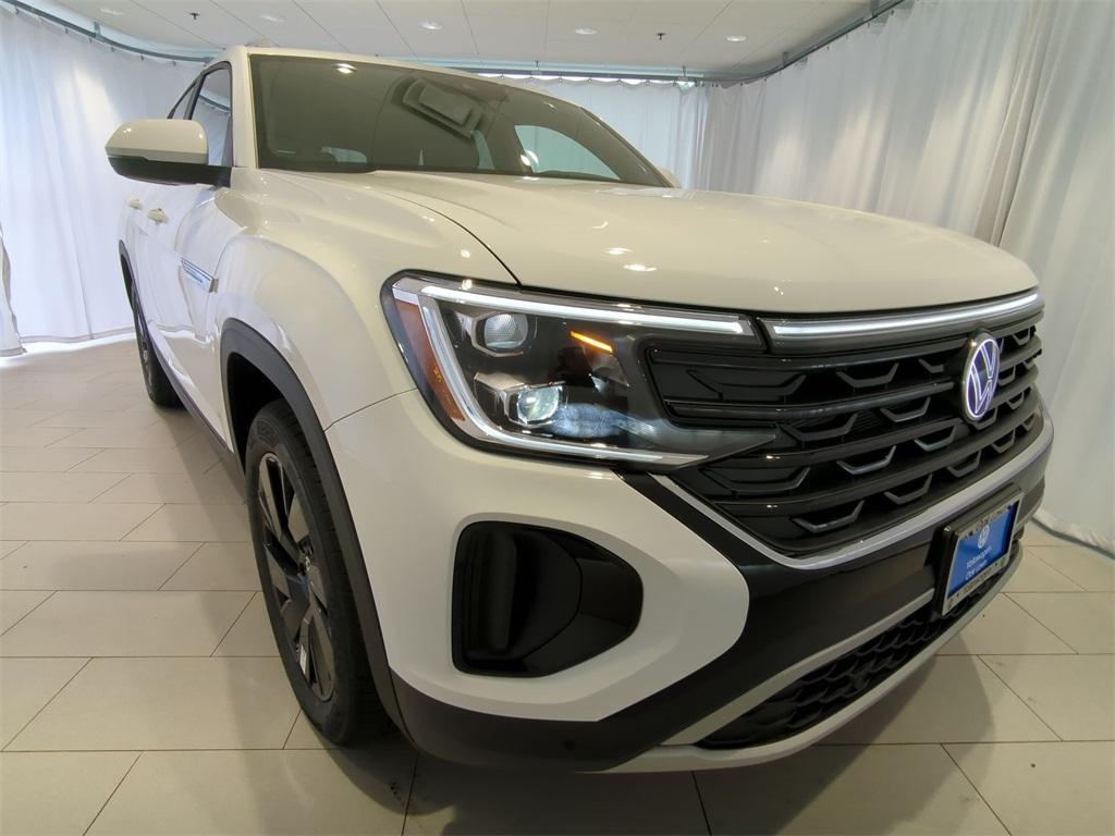 new 2025 Volkswagen Atlas Cross Sport car, priced at $41,675