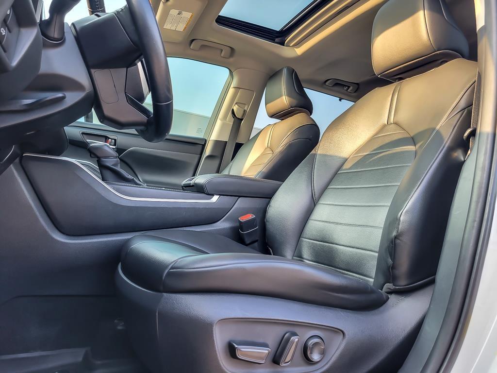 used 2020 Toyota Highlander car, priced at $29,991