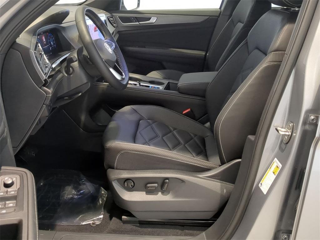 new 2025 Volkswagen Atlas Cross Sport car, priced at $39,014