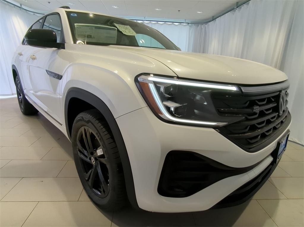 new 2025 Volkswagen Atlas Cross Sport car, priced at $48,449