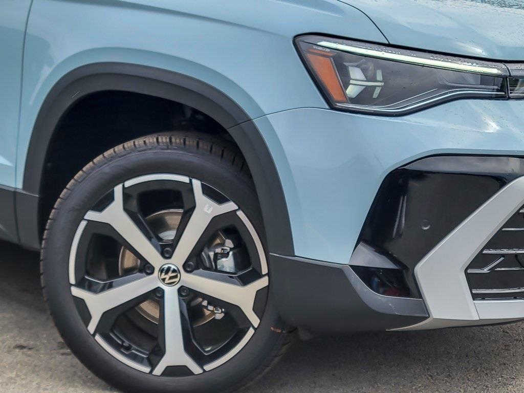new 2025 Volkswagen Taos car, priced at $33,556