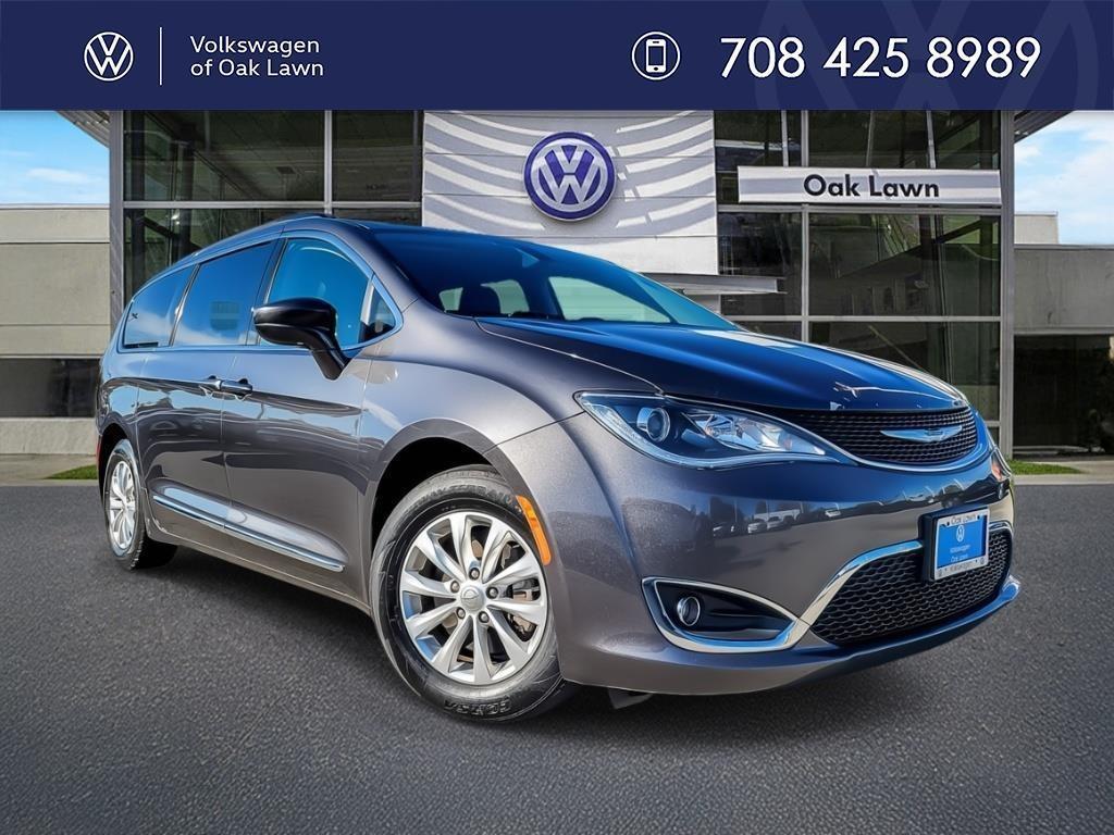 used 2017 Chrysler Pacifica car, priced at $9,871
