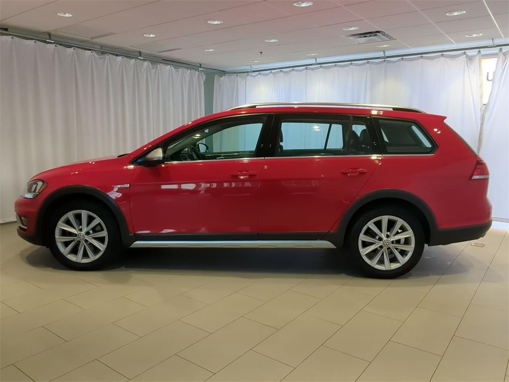 used 2019 Volkswagen Golf Alltrack car, priced at $23,991