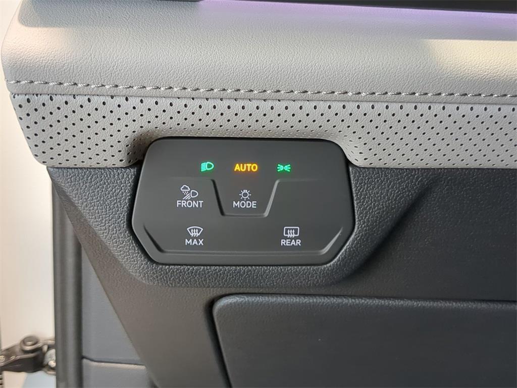 new 2025 Volkswagen Atlas car, priced at $42,077