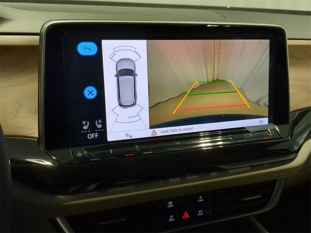new 2025 Volkswagen Atlas car, priced at $42,640
