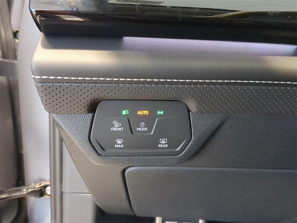 new 2025 Volkswagen Atlas car, priced at $52,009