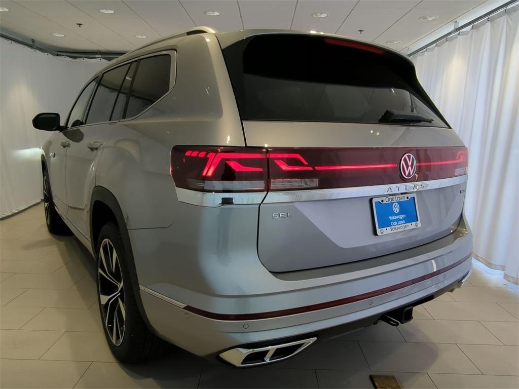 new 2025 Volkswagen Atlas car, priced at $52,009