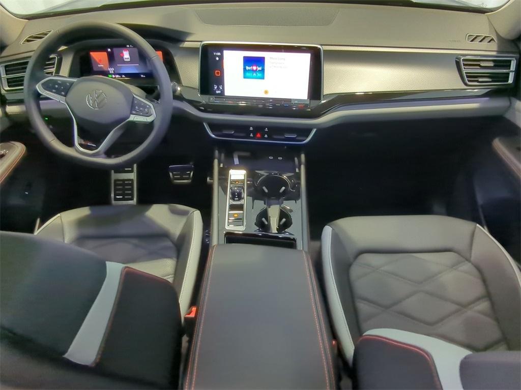 new 2025 Volkswagen Atlas car, priced at $45,077