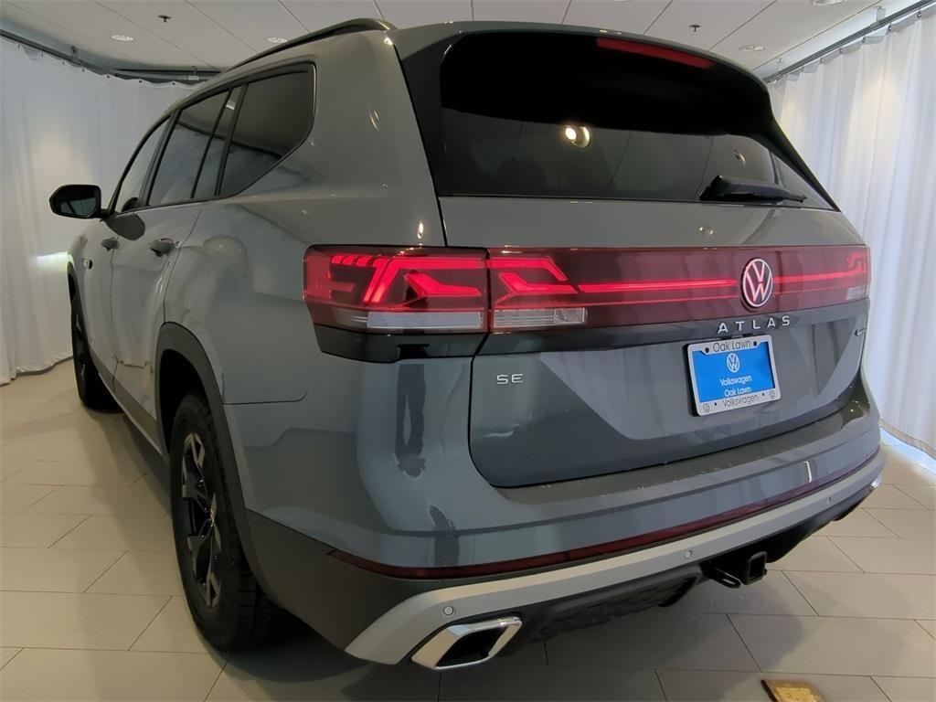 new 2025 Volkswagen Atlas car, priced at $43,764