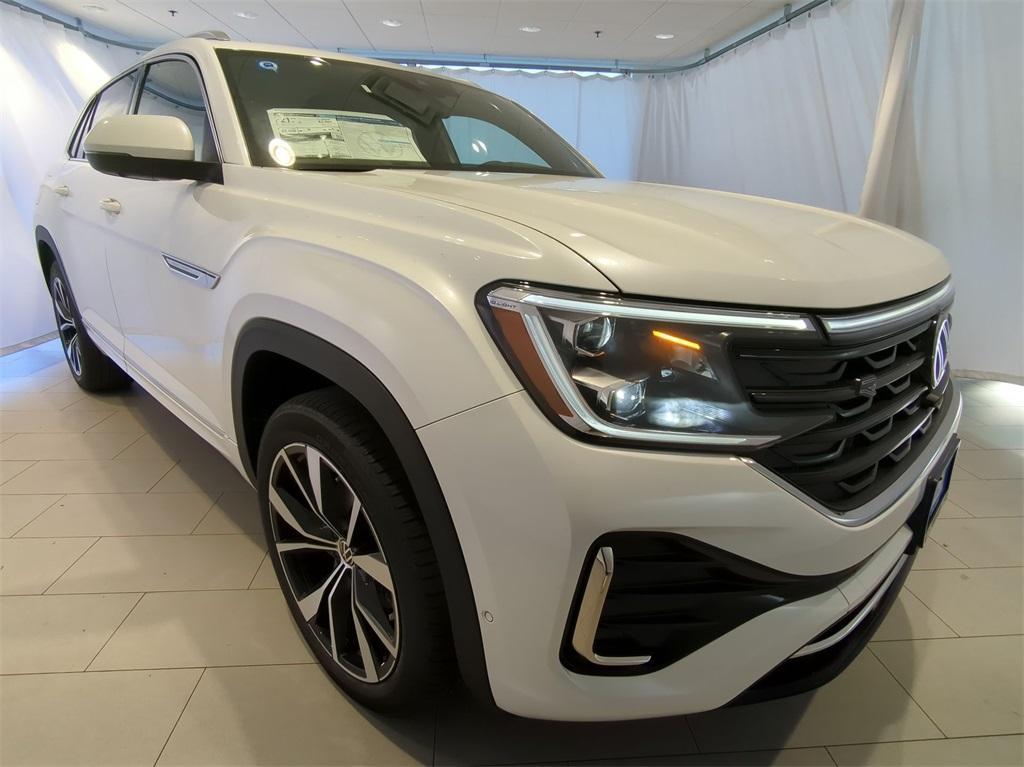 new 2025 Volkswagen Atlas Cross Sport car, priced at $51,699