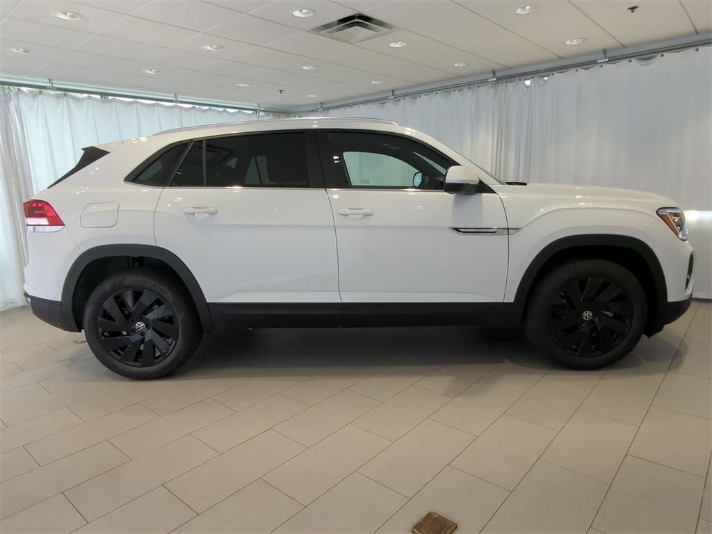 new 2025 Volkswagen Atlas Cross Sport car, priced at $43,032