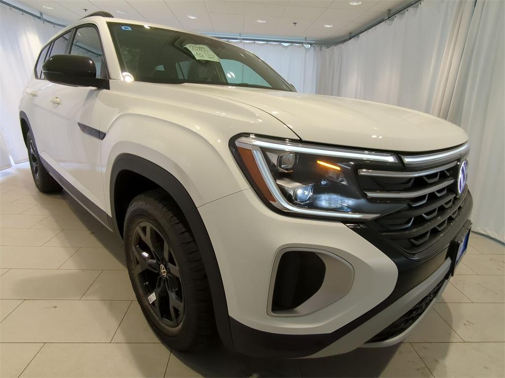 new 2025 Volkswagen Atlas car, priced at $46,002