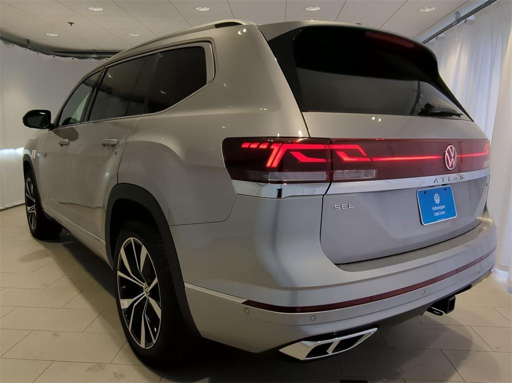 new 2025 Volkswagen Atlas car, priced at $51,738