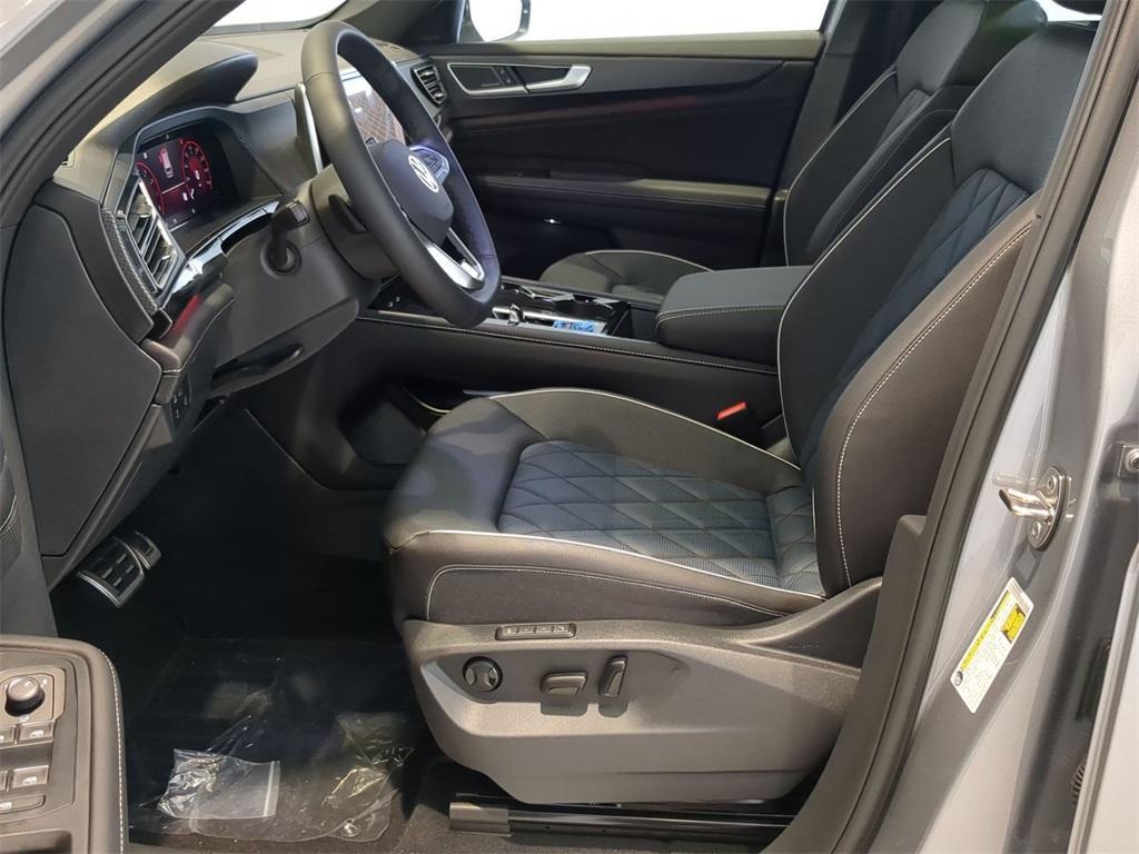 new 2025 Volkswagen Atlas Cross Sport car, priced at $52,185