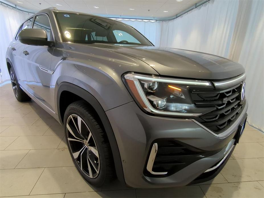 new 2025 Volkswagen Atlas Cross Sport car, priced at $51,018