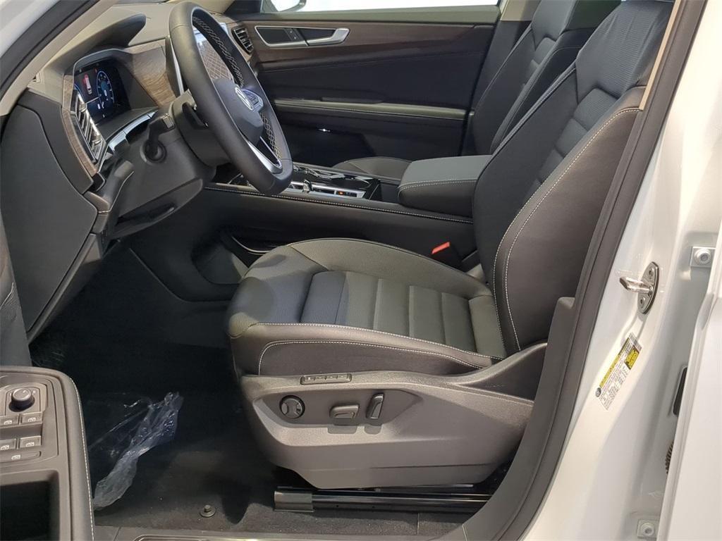 new 2025 Volkswagen Atlas car, priced at $46,684
