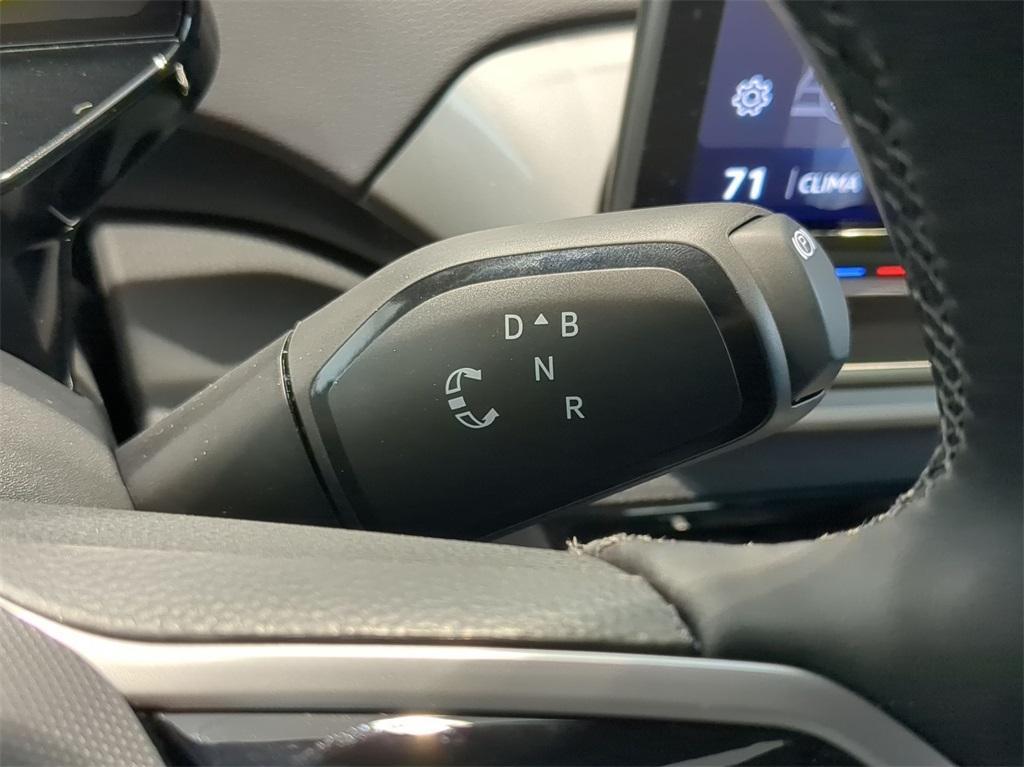 new 2025 Volkswagen ID.4 car, priced at $50,965