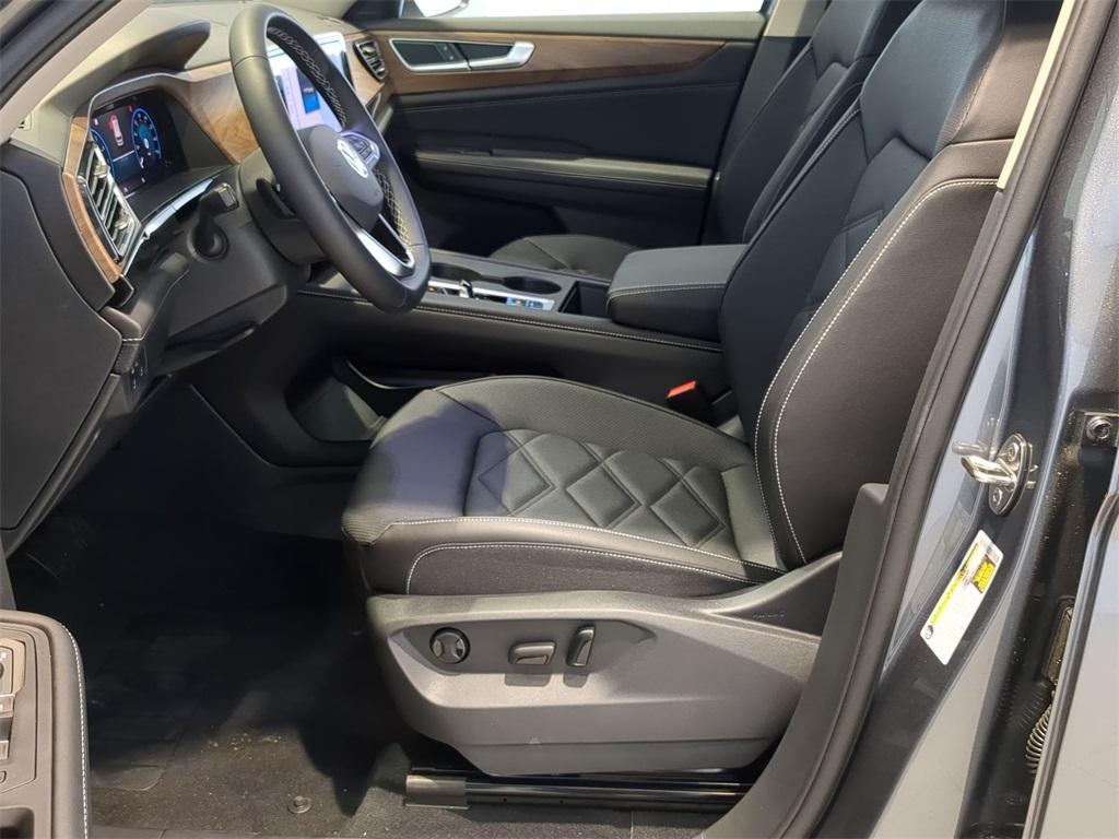 new 2025 Volkswagen Atlas car, priced at $38,367