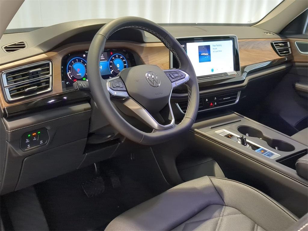 new 2025 Volkswagen Atlas car, priced at $38,367