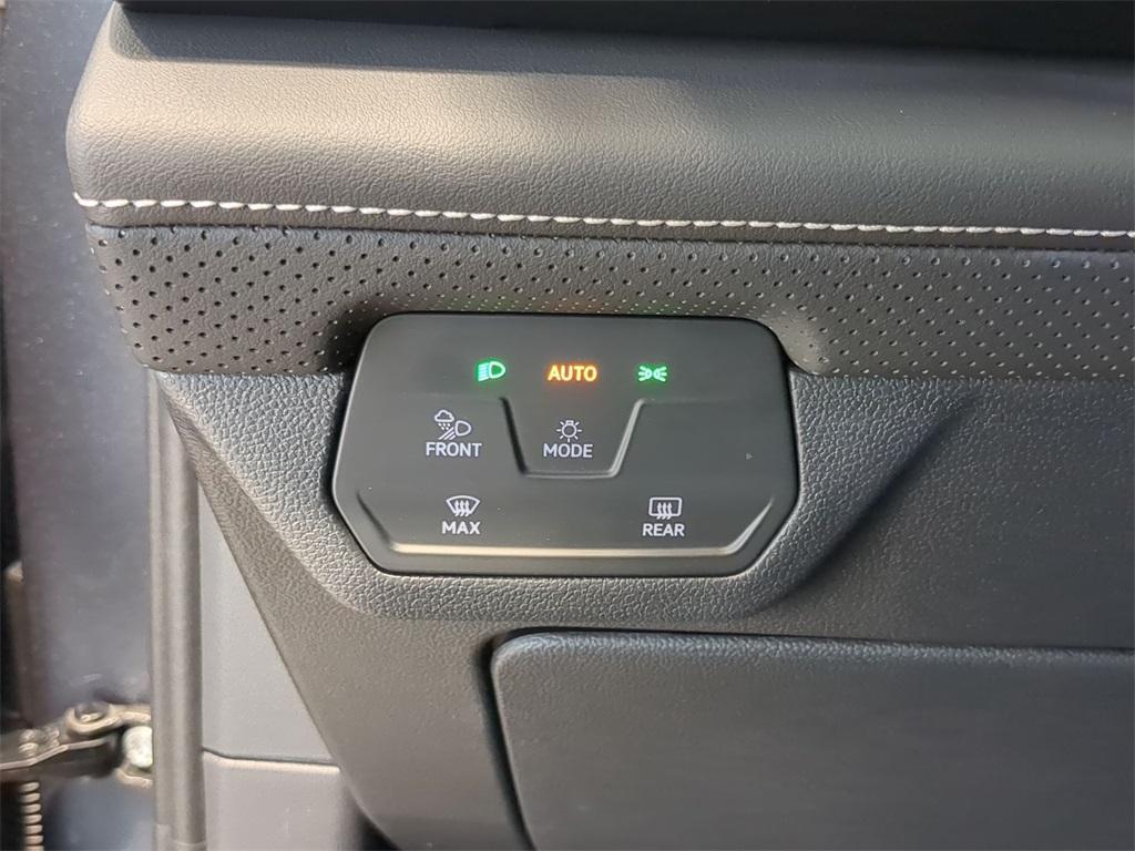 new 2025 Volkswagen Atlas car, priced at $38,367