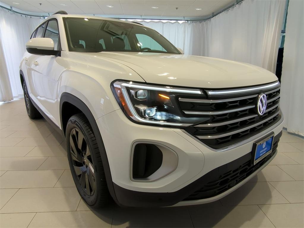new 2025 Volkswagen Atlas car, priced at $42,652