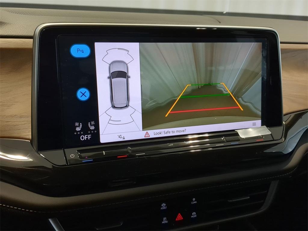 new 2025 Volkswagen Atlas car, priced at $42,652