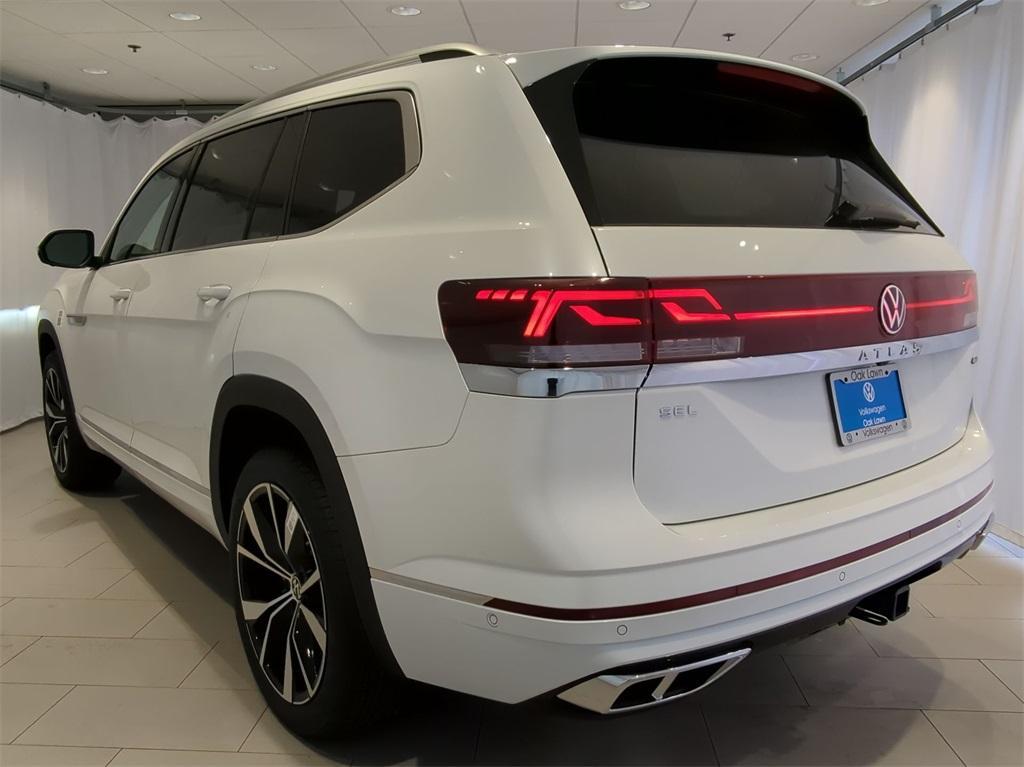 new 2025 Volkswagen Atlas car, priced at $52,348