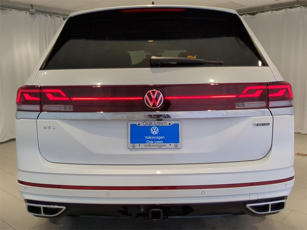 new 2025 Volkswagen Atlas car, priced at $52,348