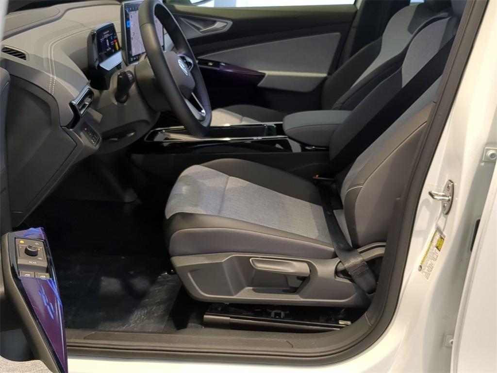 new 2025 Volkswagen ID.4 car, priced at $46,161